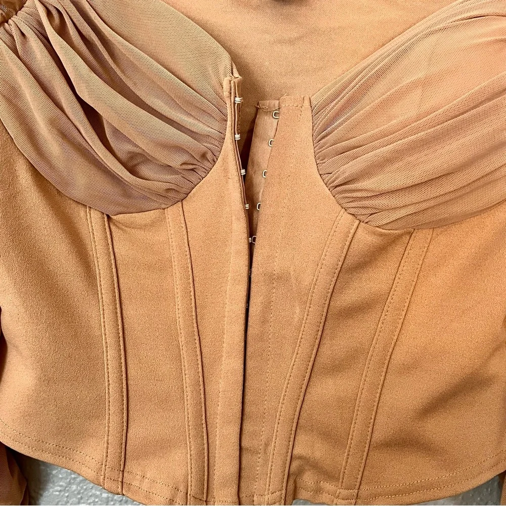 Windsor Crop Top - Picture 2 of 4